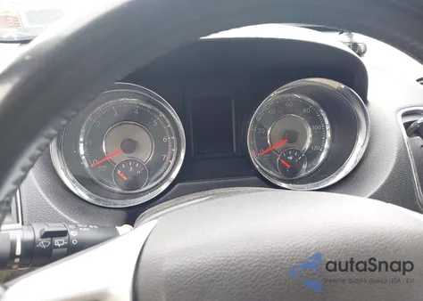 2013 Chrysler Town & Country Touring из США, поврежденный, VIN 2C4RC1BG1DR621628